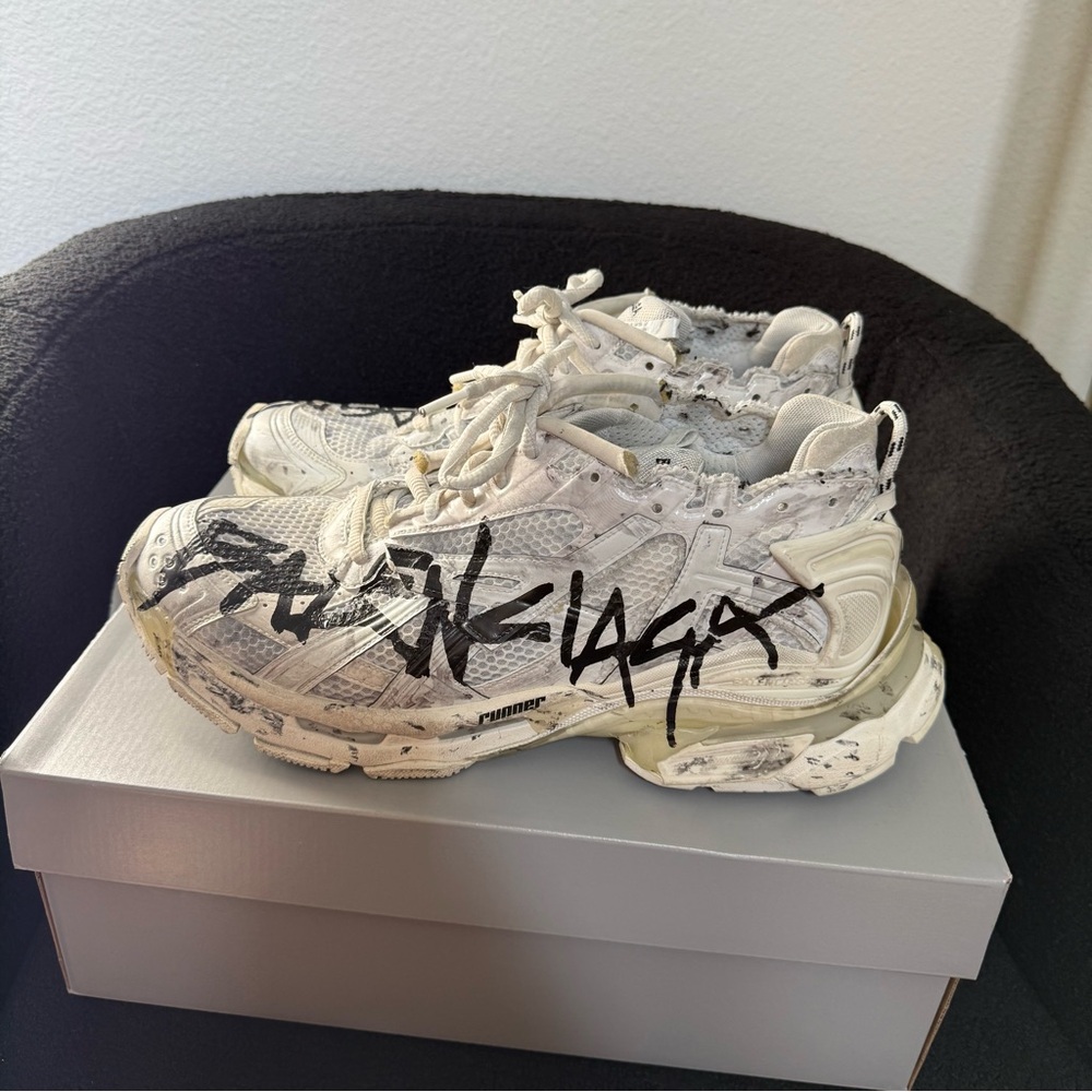 Balenciaga Runner Graffiti Sneakers size 48 - Picture 3 of 7